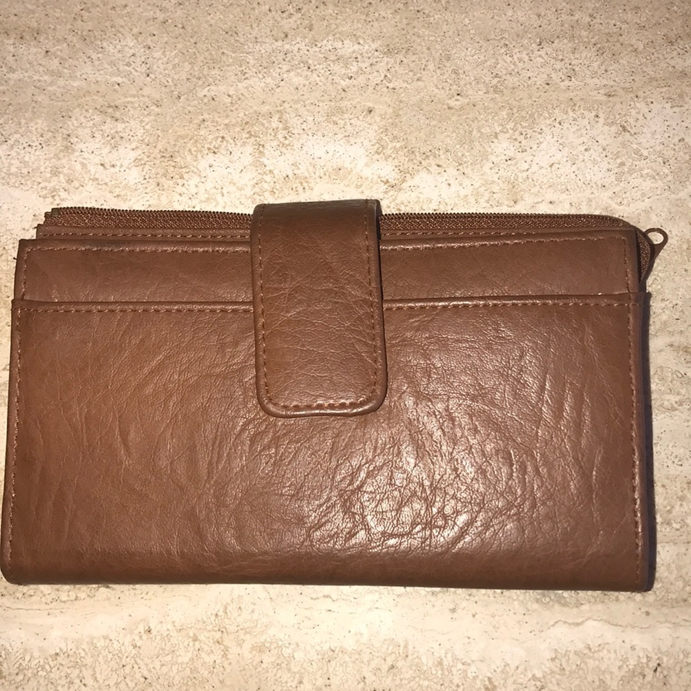 NWOT Classic Designs Brown Wallet